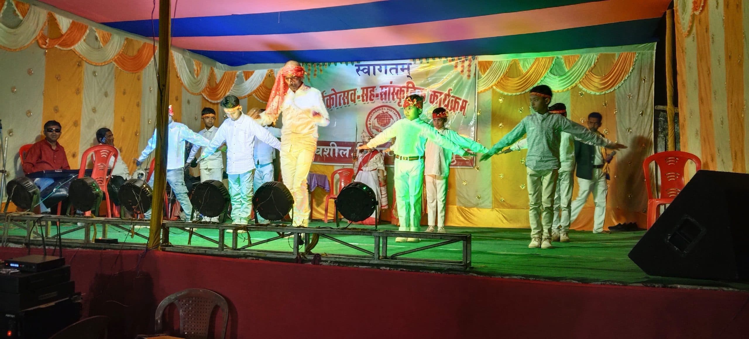 स्कूल के वार्षिकोत्सव में छात्रों के सांस्कृतिक कार्यक्रमों की रही धूम