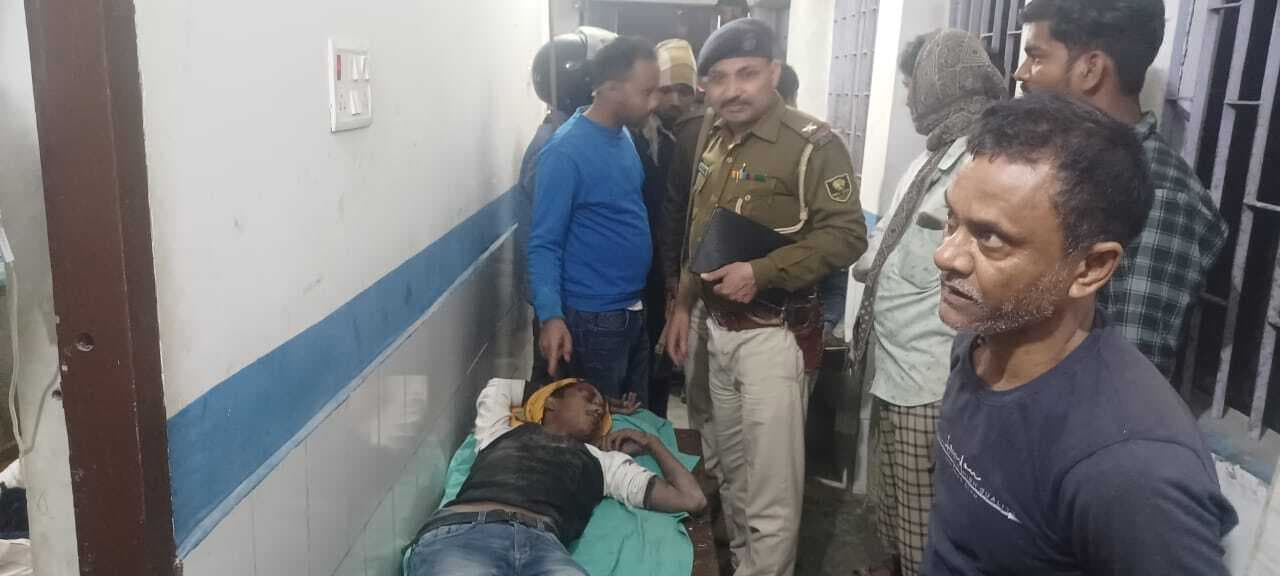 मैट्रिक परीक्षा में पिकअप पलटने से छात्र की मौत, दो जख्मी