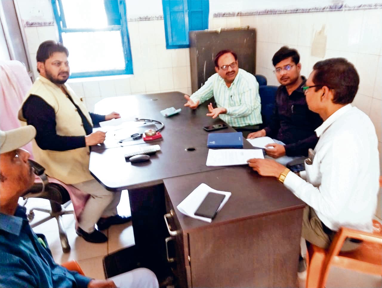 Gaya News : ऑपरेशन के लिए जिस सर्जन का सूची में नाम था, वह अनुपस्थित थे