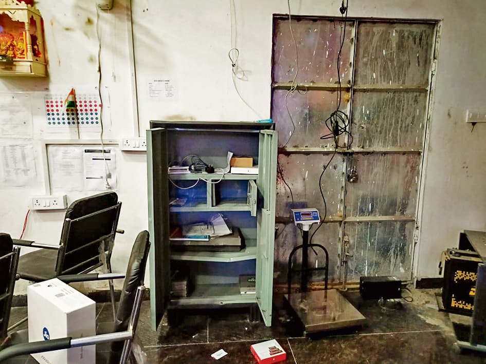 Gaya News : कंडी में सेंधमारी कर इवेंट कंपनी के शोरूम से लाखों का सामान उड़ाया