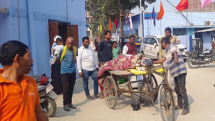 Aurangabad News : एंबुलेंस नहीं मिली तो ठेले से घायल मरीज को पहुंचाया अस्पताल