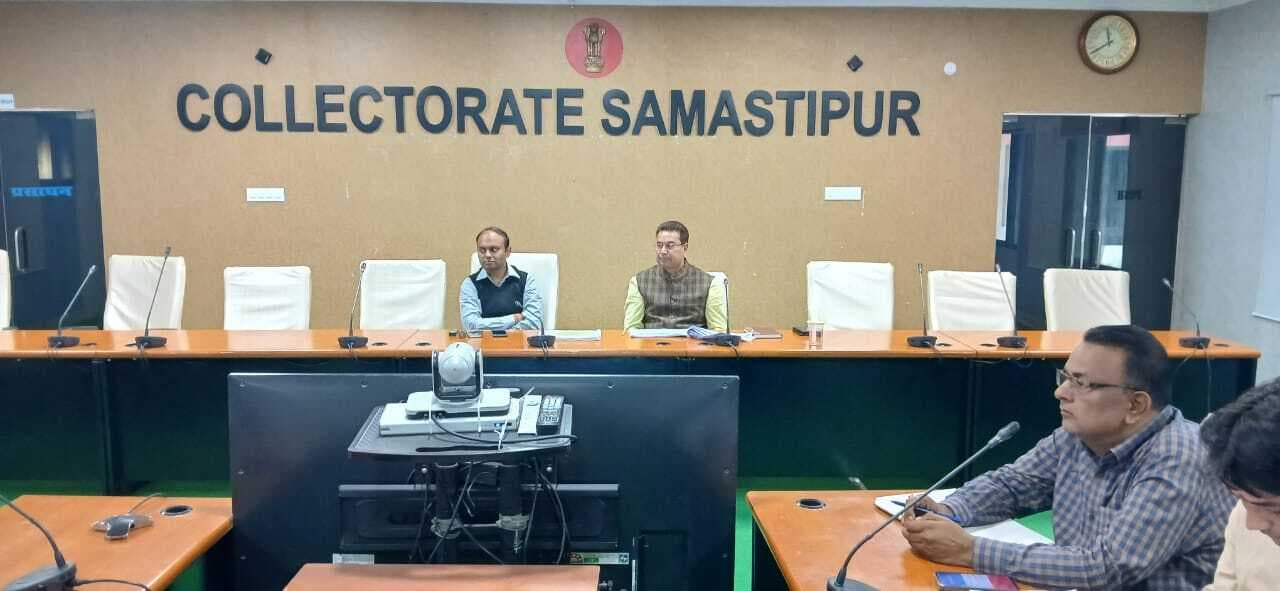 नगर निकाय के स्वच्छता सर्वेक्षण सहित कई बिंदुओं की जिलाधिकारी ने की समीक्षा