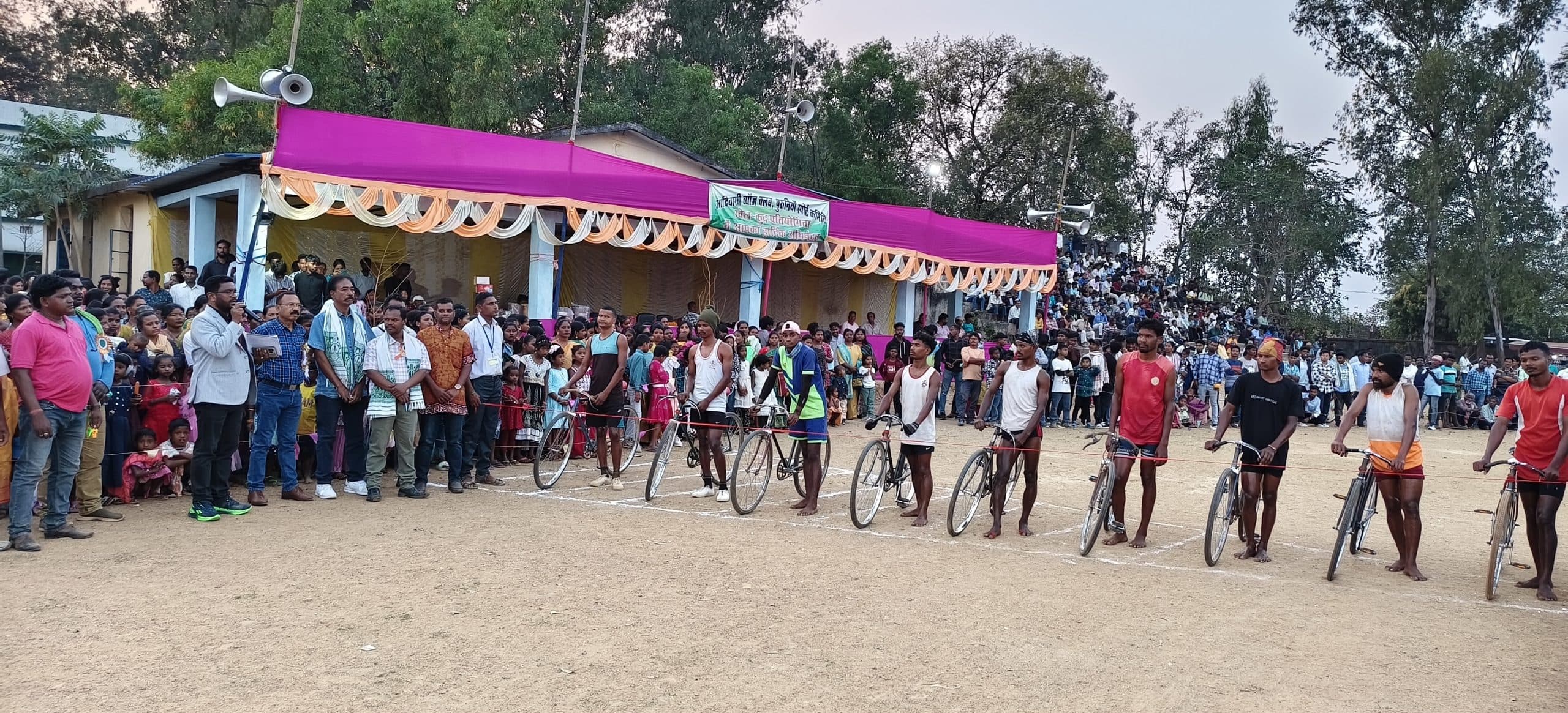 Seraikela News : साइकिल रेस के विजेता माटा चाकी को मिला 20,500 नकद पुरस्कार