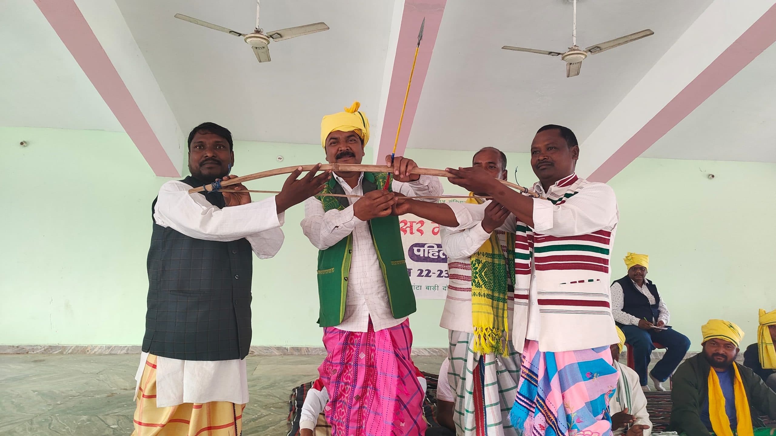 Jamshedpur News : राज्य सरकार अविलंब पेसा कानून लागू करे, अन्यथा आदिवासी समाज करेगा उग्र आंदोलन