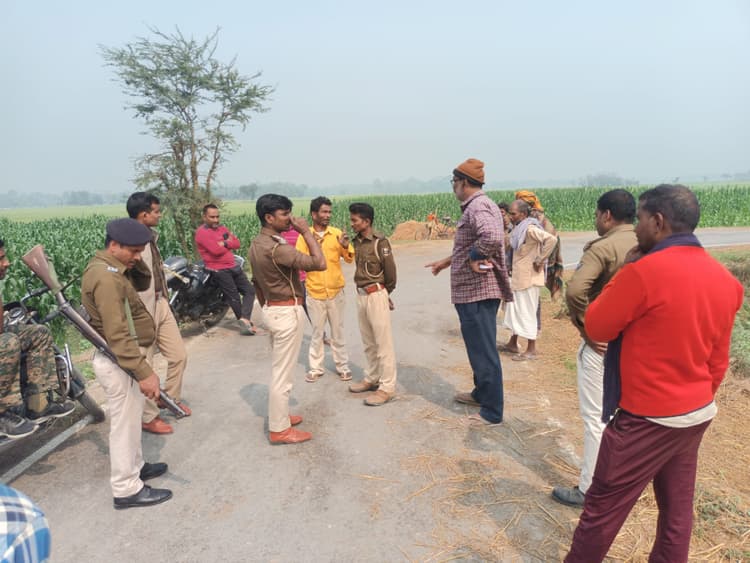 नकाबपोश बदमाशों ने लूटी मोबाइल व नगदी