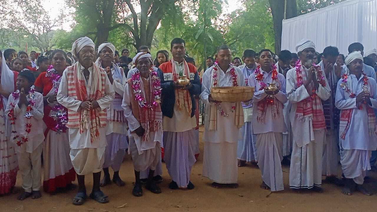 :::::::::   विश्व का सबसे पुराना धर्म है सरना