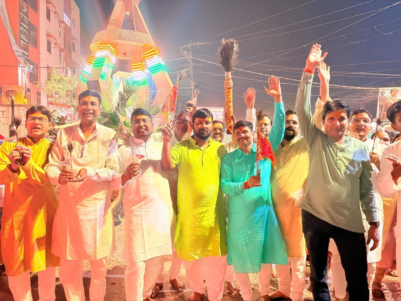 ... चढवा दे हो बाबा श्याम निशान मारो चढवा दे... पर झूमे श्रोता