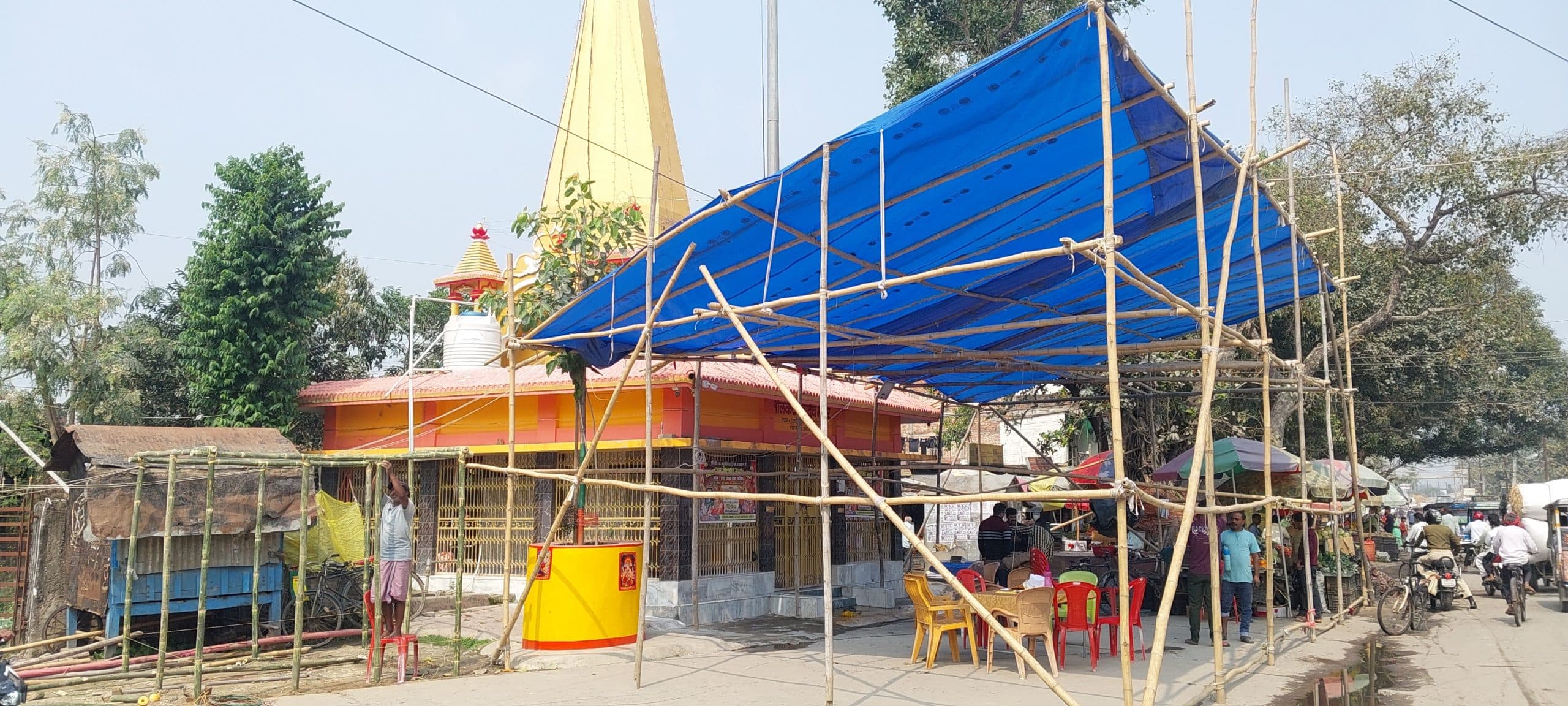 महाशिवरात्री को ले मंदिरों को सजाने का काम शुरू