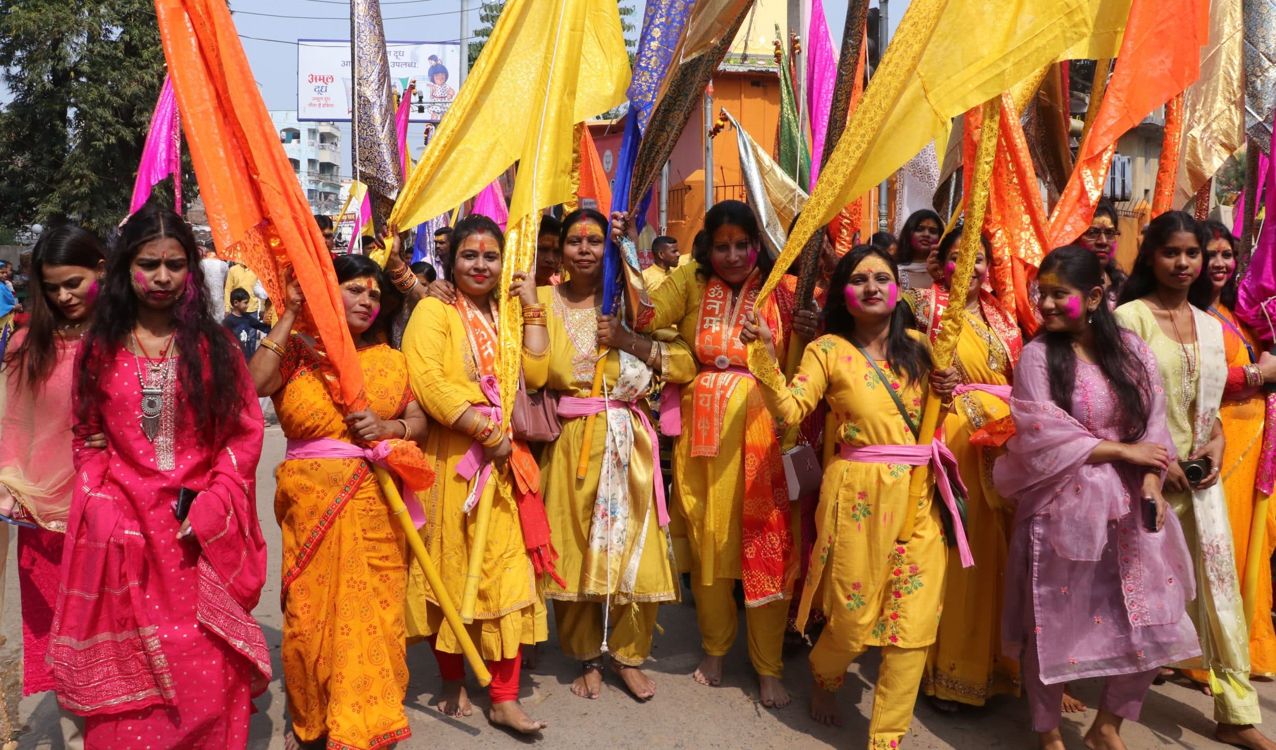 Bhagalpur News: 700 निशान के साथ शोभायात्रा में उमड़े बाबा बूढ़ानाथ के भक्त