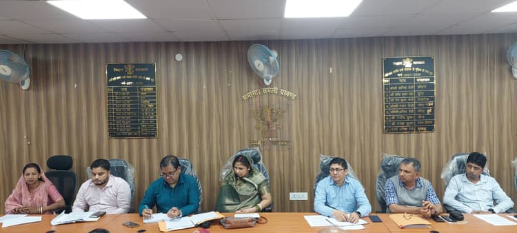 पंस की बैठक में छाया रहा आंगनबाड़ी व आवास योजना का मुद्दा