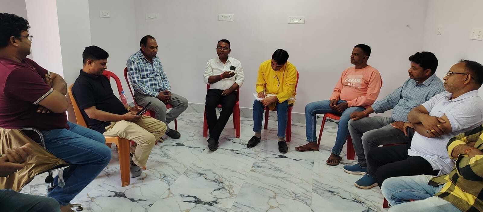 लकड़ी मिल बंद हो जाने से बढ़ई कारीगरों को हो रही परेशानी: जिलाध्यक्ष