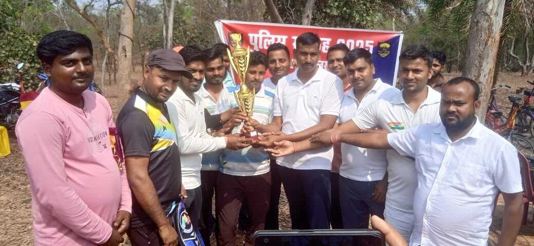 पब्लिक एकादश ने प्रशासन एकादश को 111 रनों से किया पराजित