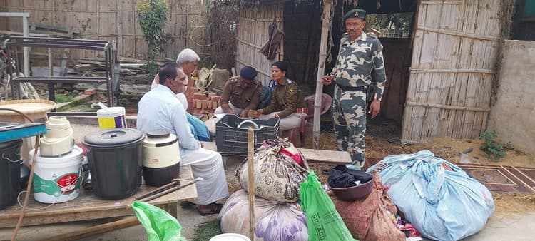 Madhubani News : हरिमोहन झा हत्याकांड मामले में दो आरोपित के घर पुलिस ने की कुर्की जब्ती