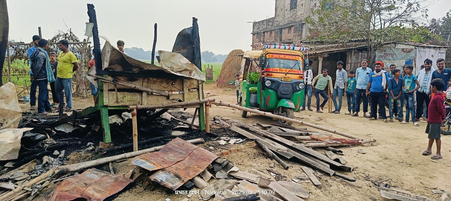 Madhubani News : शॉर्ट सर्किट से कठघरे में लगी आग, पचास हजार का नुकसान