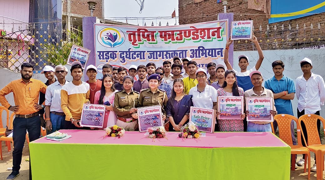 नहीं चाहते अपने फोटो पर हार, तो हेलमेट पहनो मेरे यार