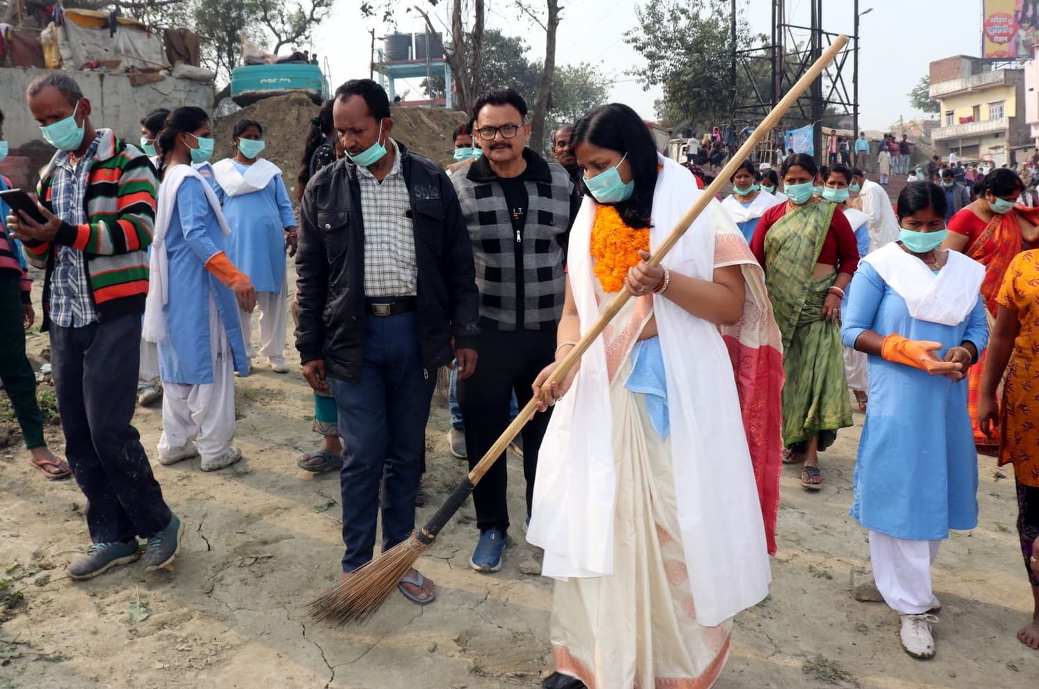 संत निरंकारी ने चलाया आओ संवारें, गंडक किनारे अभियान