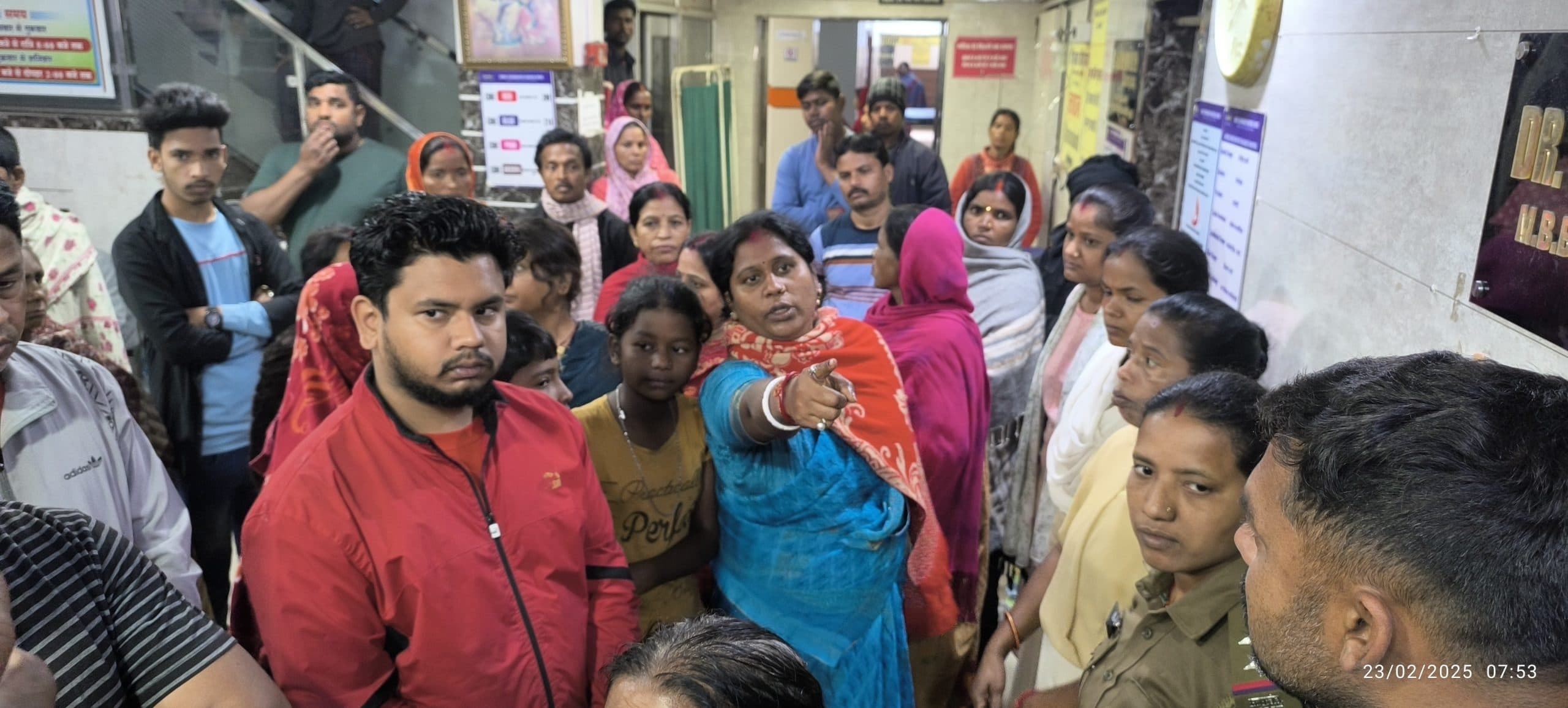 Giridih News :ऑपरेशन के दौरान मरीज की मौत, परिजनों ने जमकर किया हंगामा