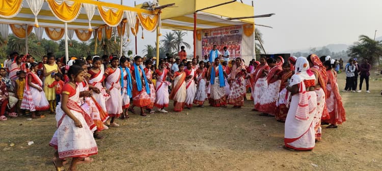 East singhbhum News : समाज के विकास के लिए शिक्षा जरूरी