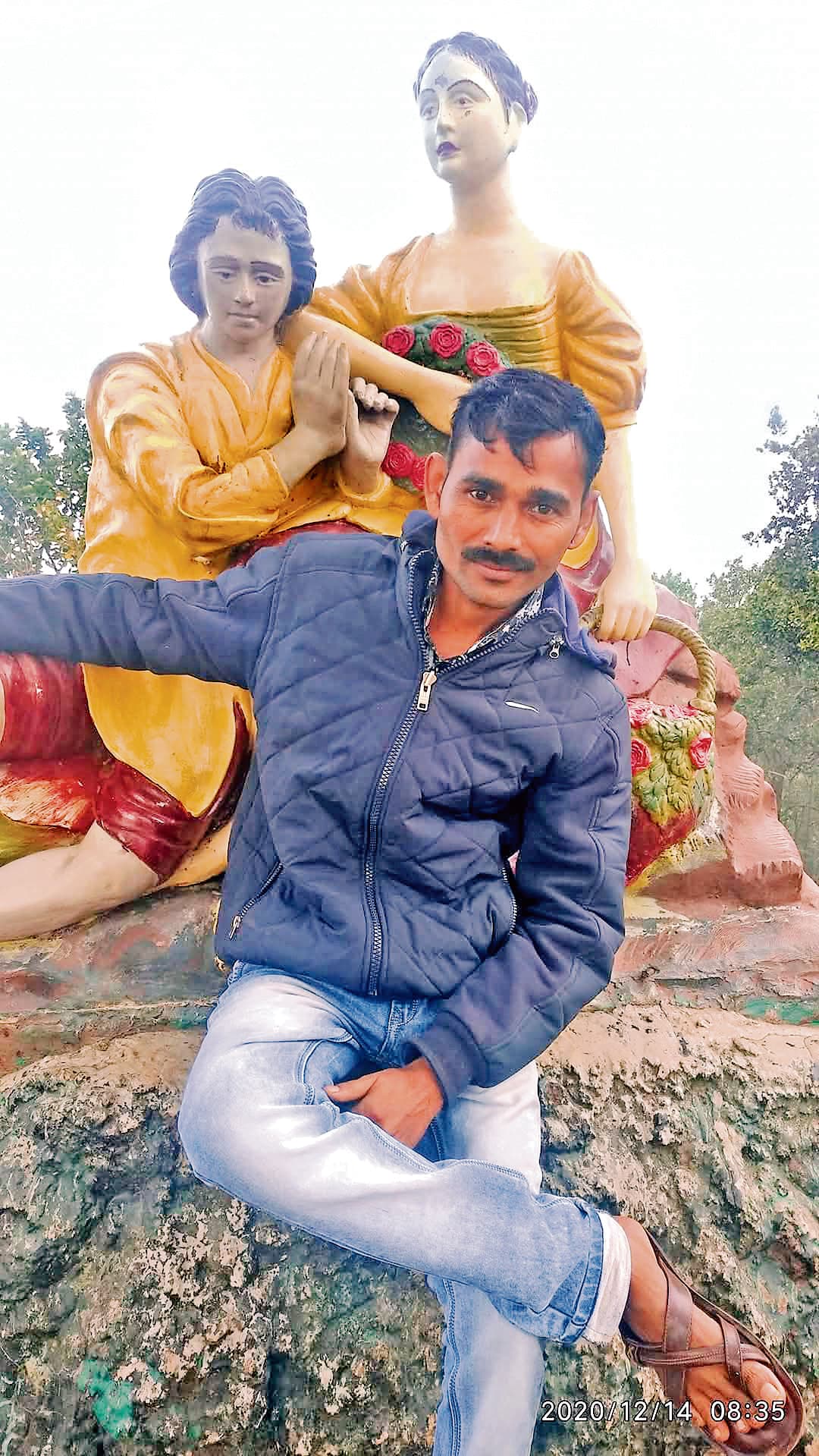 सड़क पार करने में बाइक के धक्के से युवक की मौत