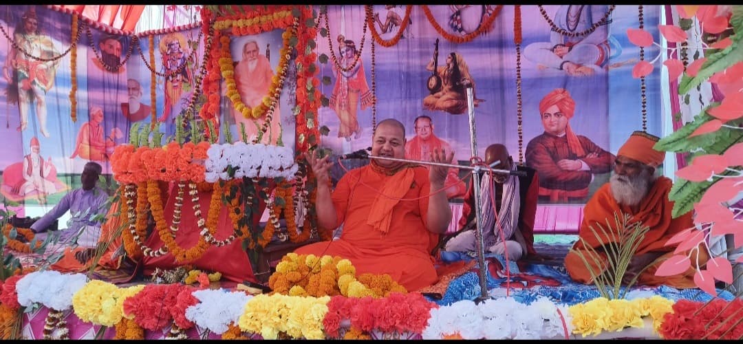 माता-पिता के चरणों में ही स्वर्ग है, स्वामी रंजय