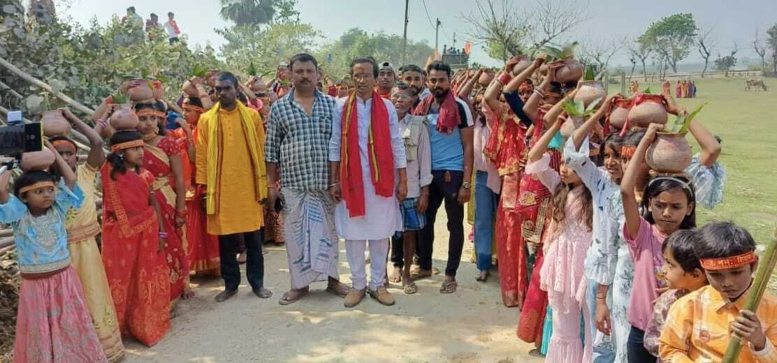 हरिनाम संकीर्तन को लेकर 1001 कन्याओं ने निकाली कलश शोभा यात्रा