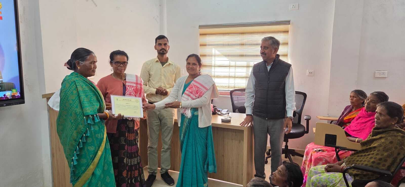 बेहतर कृषि कार्य करने वाले किसान सम्मानित