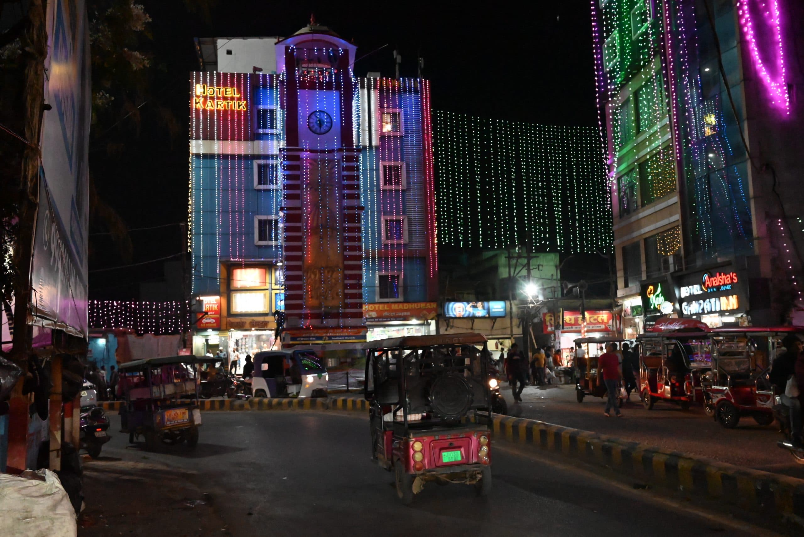 Deoghar News : शिवरात्रि में आने वाली बाहरी गाड़ियों के लिए बनाये गये तीन अस्थायी पड़ाव