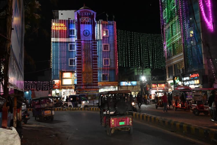 Deoghar News : शिवरात्रि में आने वाली बाहरी गाड़ियों के लिए बनाये गये तीन अस्थायी पड़ाव