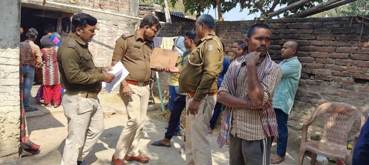 युवक ने की आत्महत्या, खिड़की तोड़ पुलिस ने बरामद किया शव