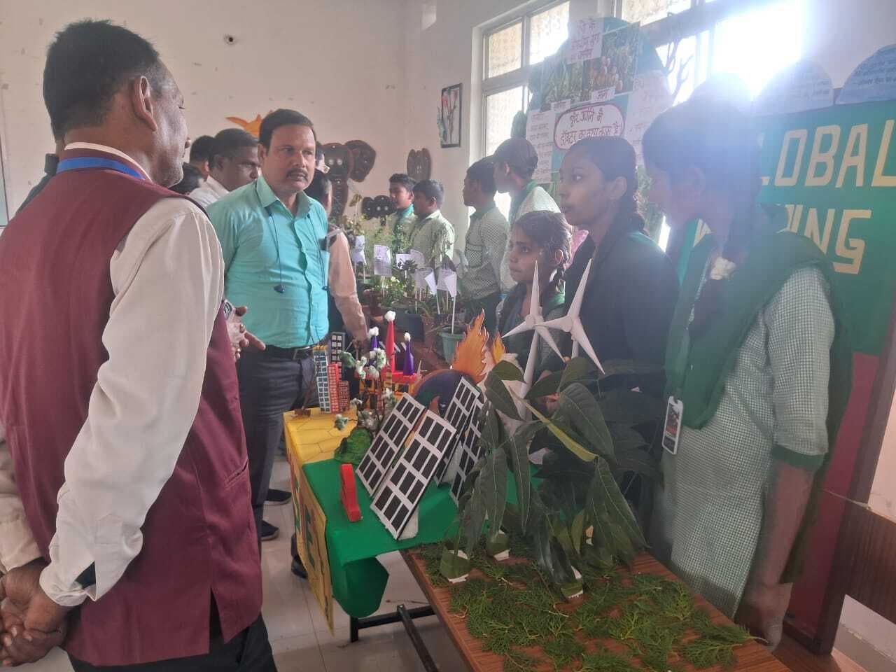 बाल वैज्ञानिकों ने दिखायी भविष्य की सोच