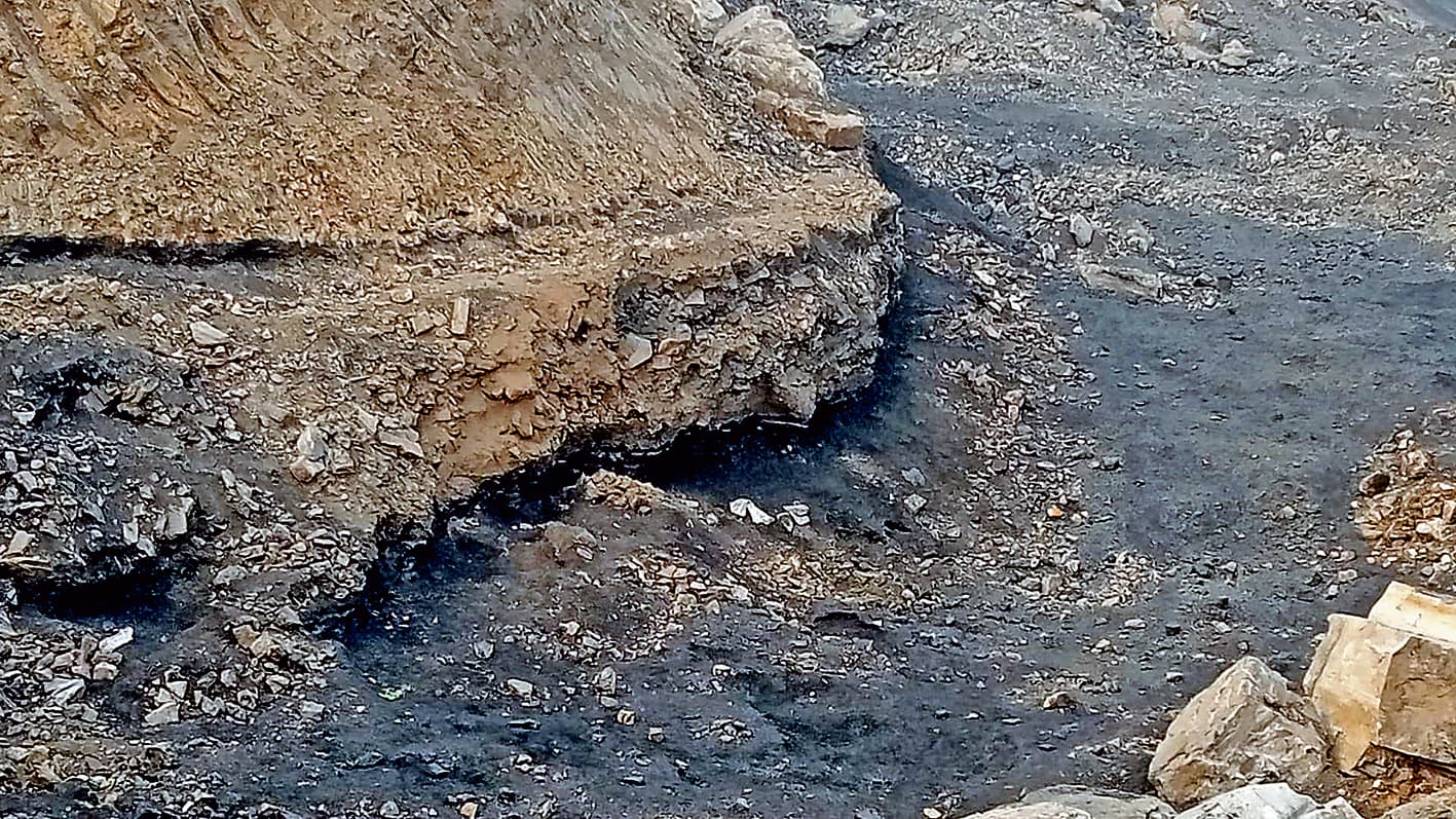 अवैध खनन में मौत के बाद कर दिया दाह-संस्कार