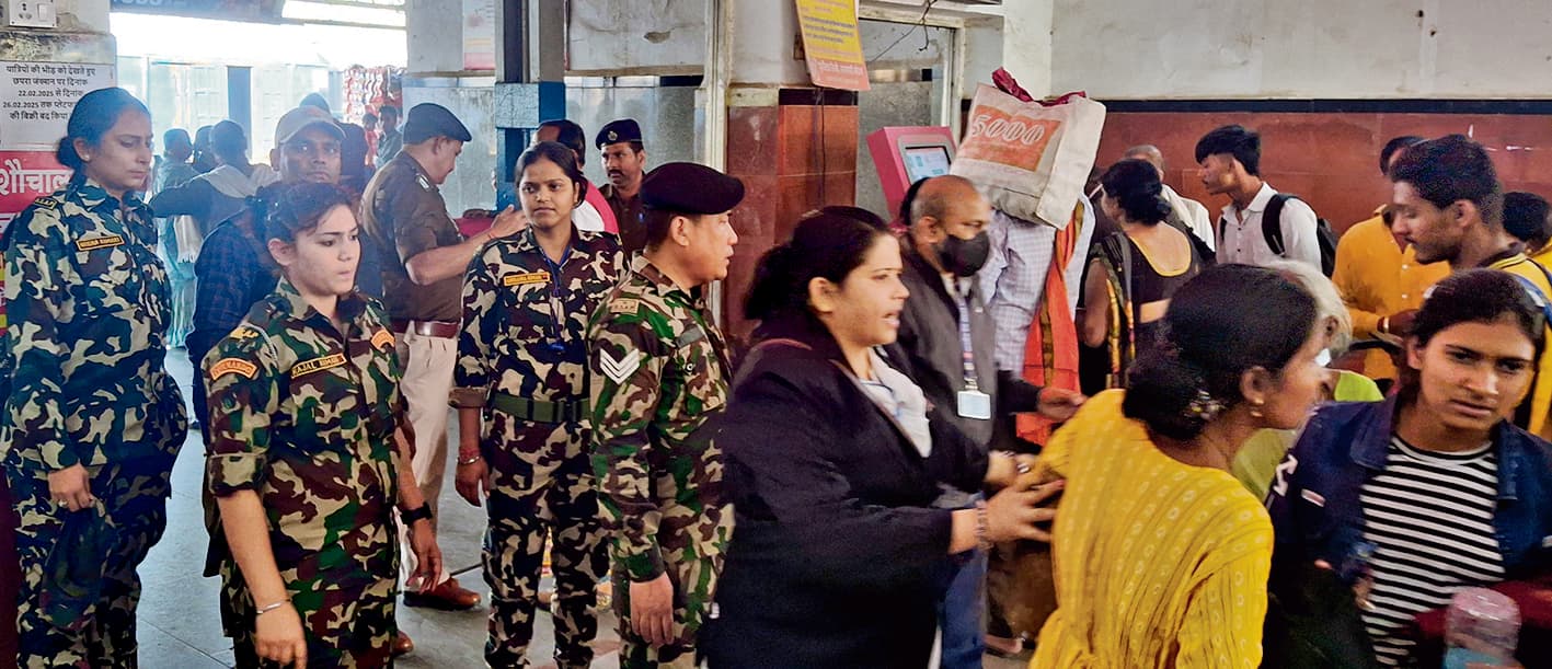 saran news. बिना टिकट के जंक्शन में प्रवेश पर रोक