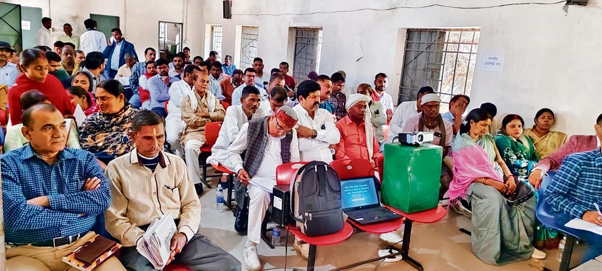 पंचायत समिति की बैठक में छाया रहा प्रधानमंत्री आवास योजना में पैसा वसूलने का मुद्दा