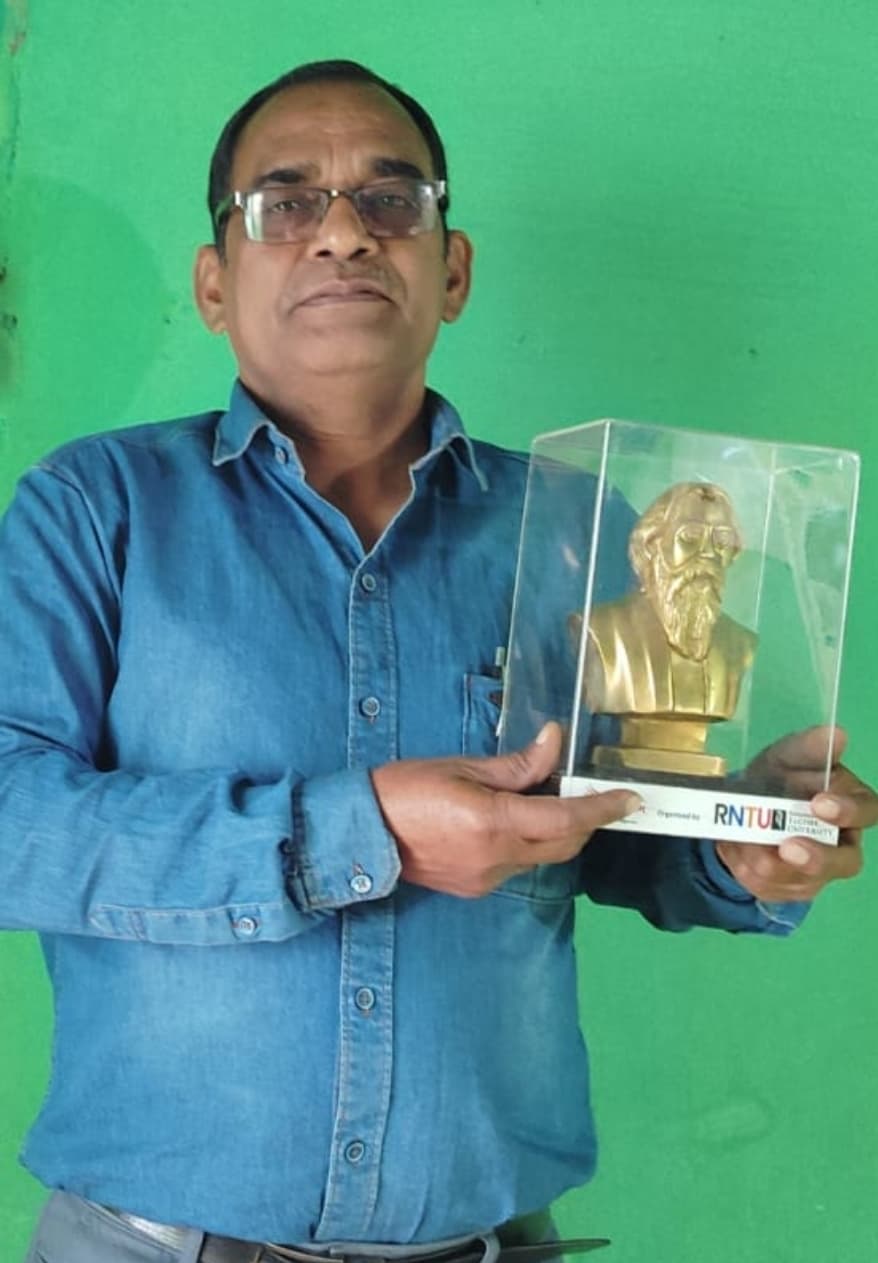 Bokaro News : मुंगो के कथकार श्यामल बिहारी को मिला सम्मान