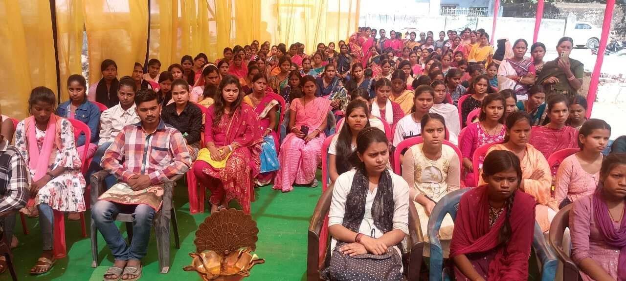 Girirdih News :पंडित दीनदयाल उपाध्याय ग्रामीण कौशल योजना मोबेलाइजेशन कैंप लगा