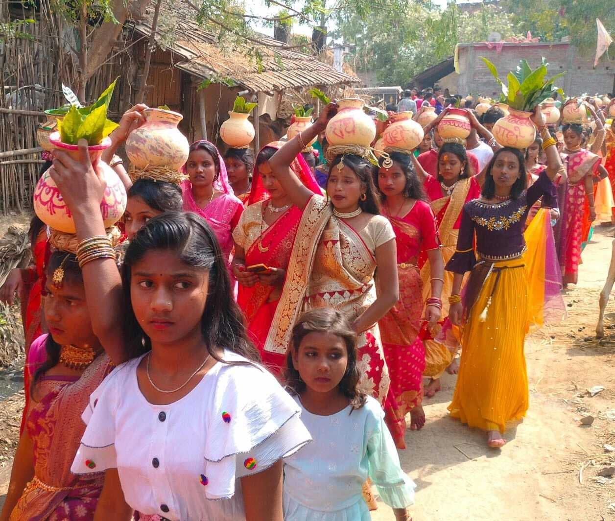 लक्ष्मी मंदिर प्रांगण में श्रीमद्भागवत कथा आज से, निकली भव्य कलश यात्रा