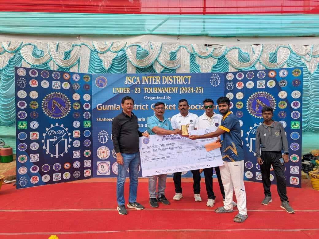 इंटर डिस्ट्रिक्ट क्रिकेट टूर्नामेंट में खूंटी ने लगातार दो मैच जीते