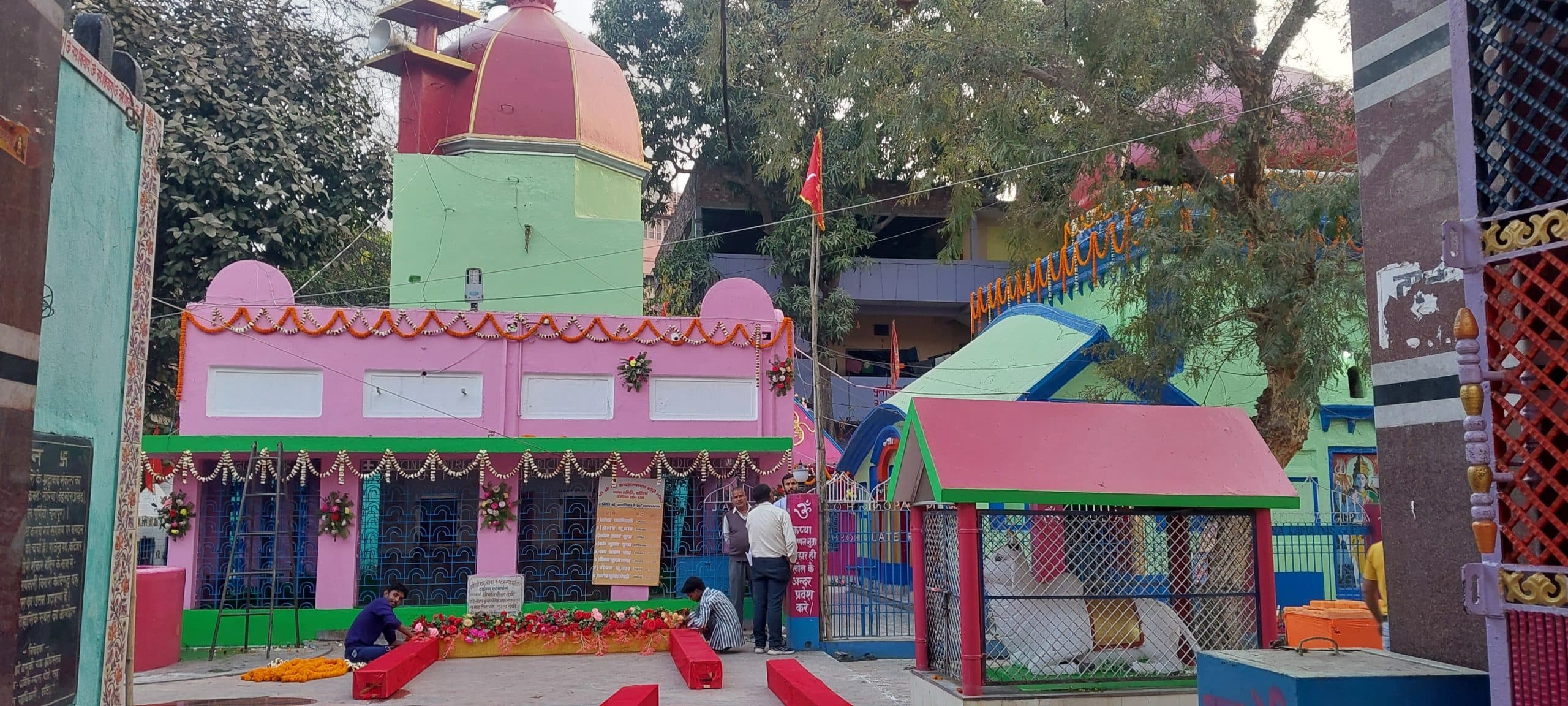 महाशिवरात्रि को लेकर शहर के सभी शिव मंदिर सजकर तैयार