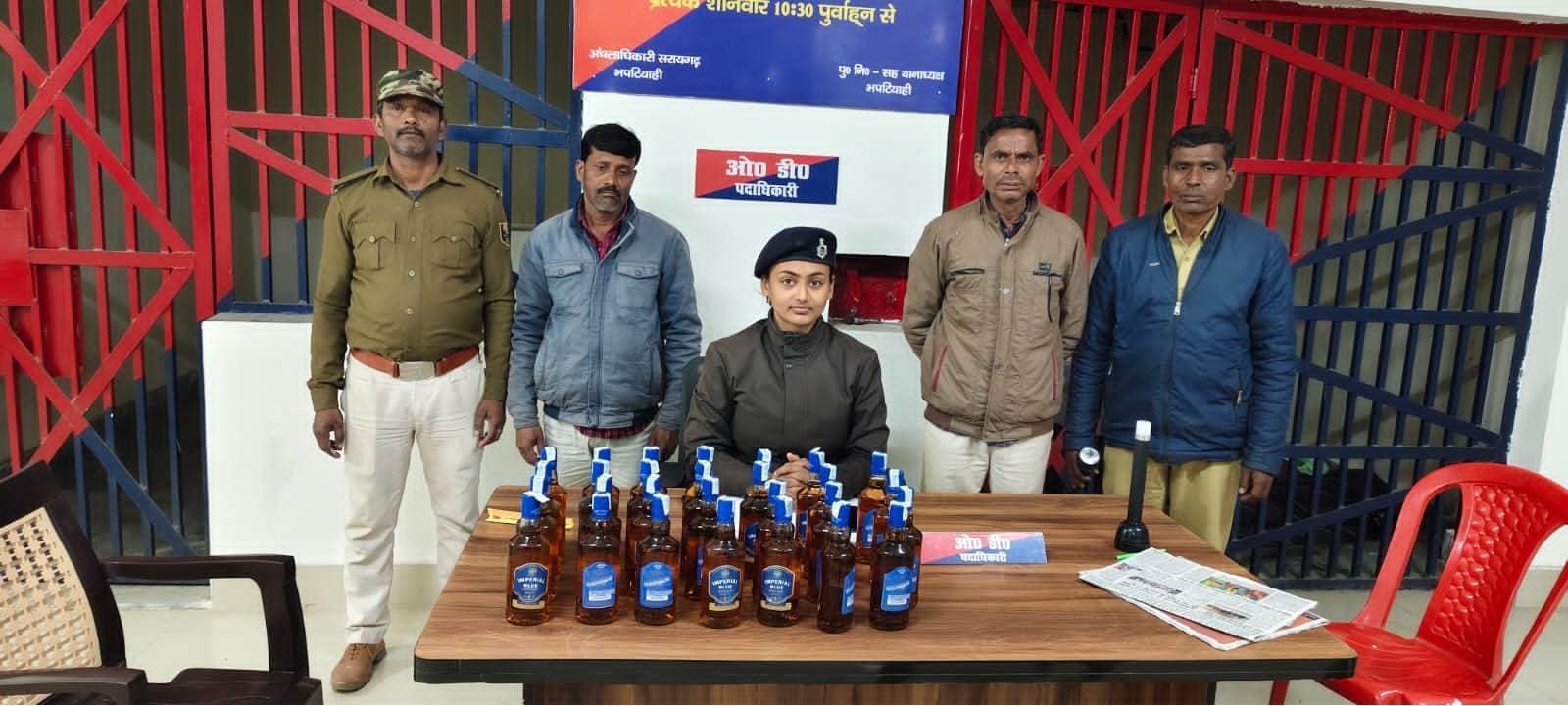 28 बोतल अंग्रेजी शराब के साथ एक तस्कर गिरफ्तार, भेजा गया जेल