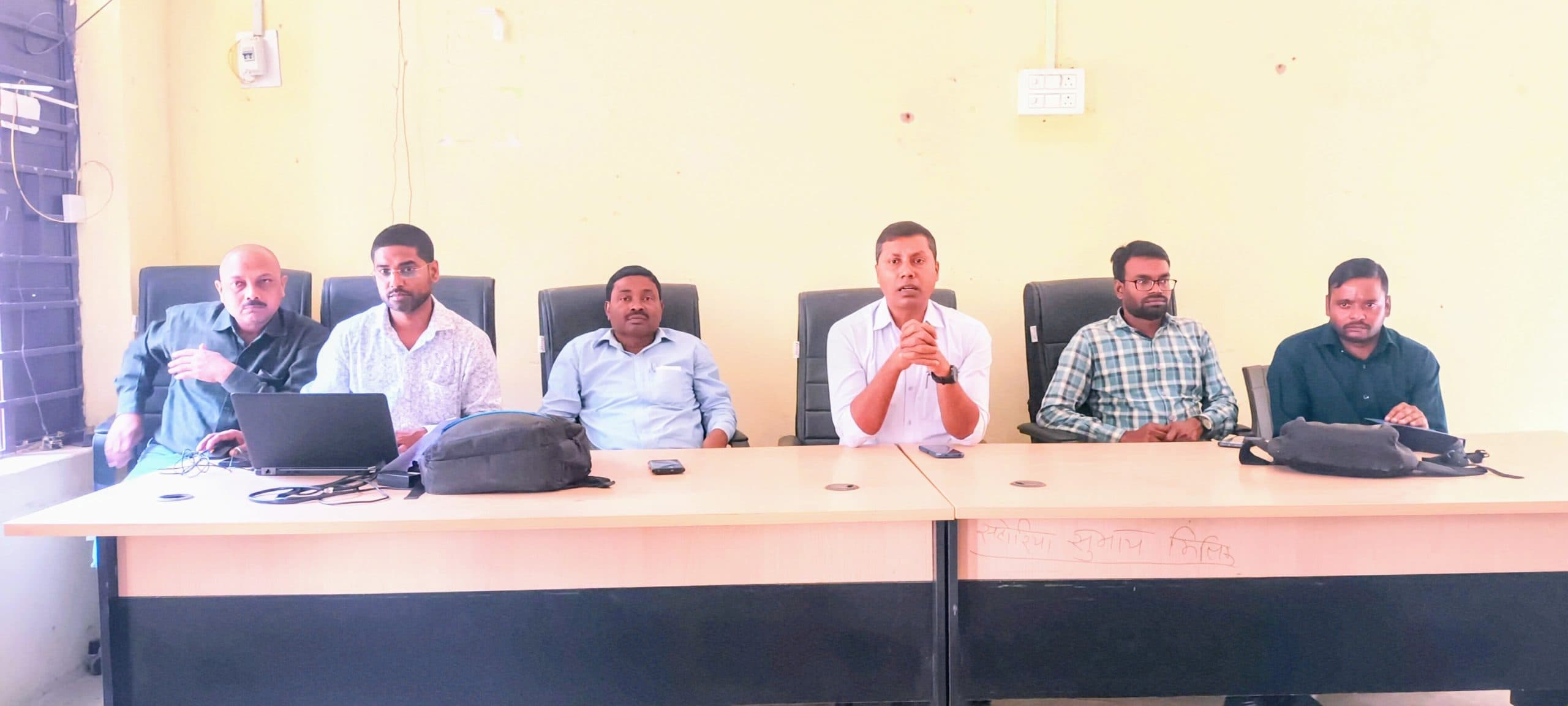 पंचायत प्रतिनिधियों को बीपीआरओ ने दिया प्रशिक्षण