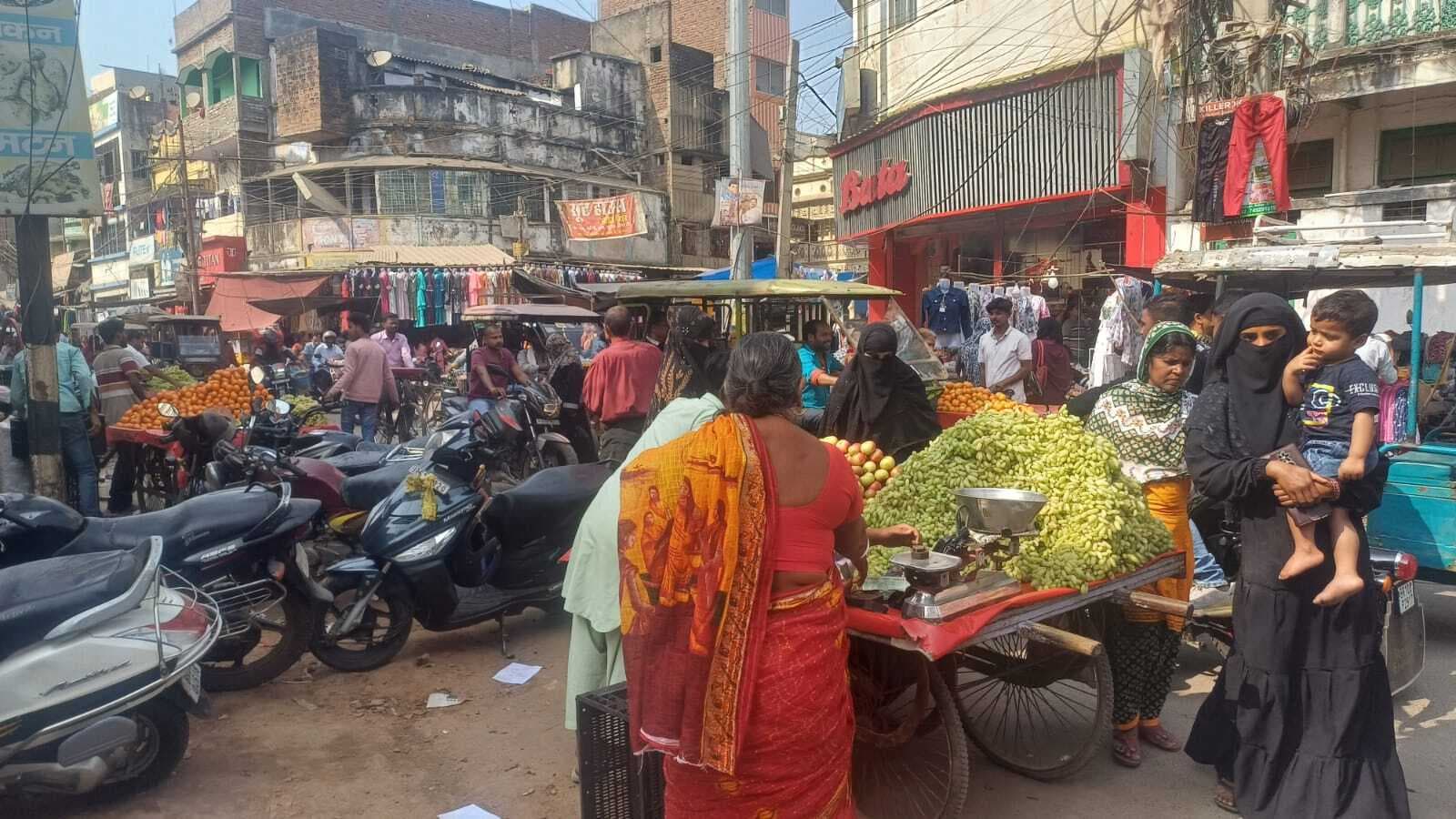 शहर की सड़कों को अतिक्रमण से कब मिलेगी मुक्ति, व्यवसायी व जनता दोनों त्राहिमाम
