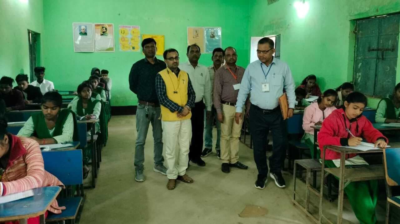 जैक ऑब्जर्वर परीक्षा केंद्र का किया औचक निरीक्षण