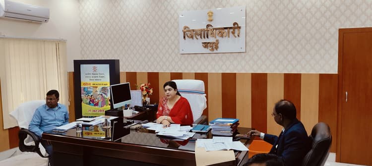 निर्धारित समय सीमा के अंदर विकास कार्यों को पूरा करने के निर्देश