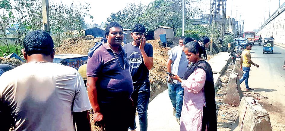 रानीगंज : पंजाबी मोड़ पर दुकान लगाने को लेकर विवाद