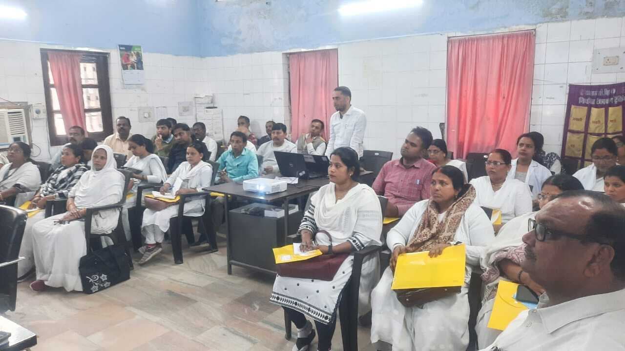 टीके को संरक्षित व सुरक्षित रखने के लिए कोल्ड चेन होल्डरों की मिली ट्रेनिंग