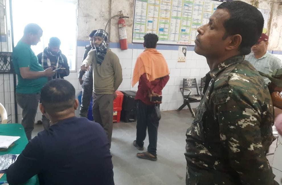 Aurangabad News : औरंगाबाद में दो ट्रकों की टक्कर में किशोर की मौत, अचानक धंसा चक्का, स्टेयरिंग फेल