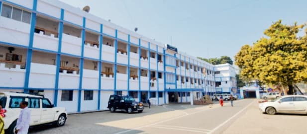 नवादा समाहरणालय और जिला अतिथिगृह भवन कुर्क करने का आदेश