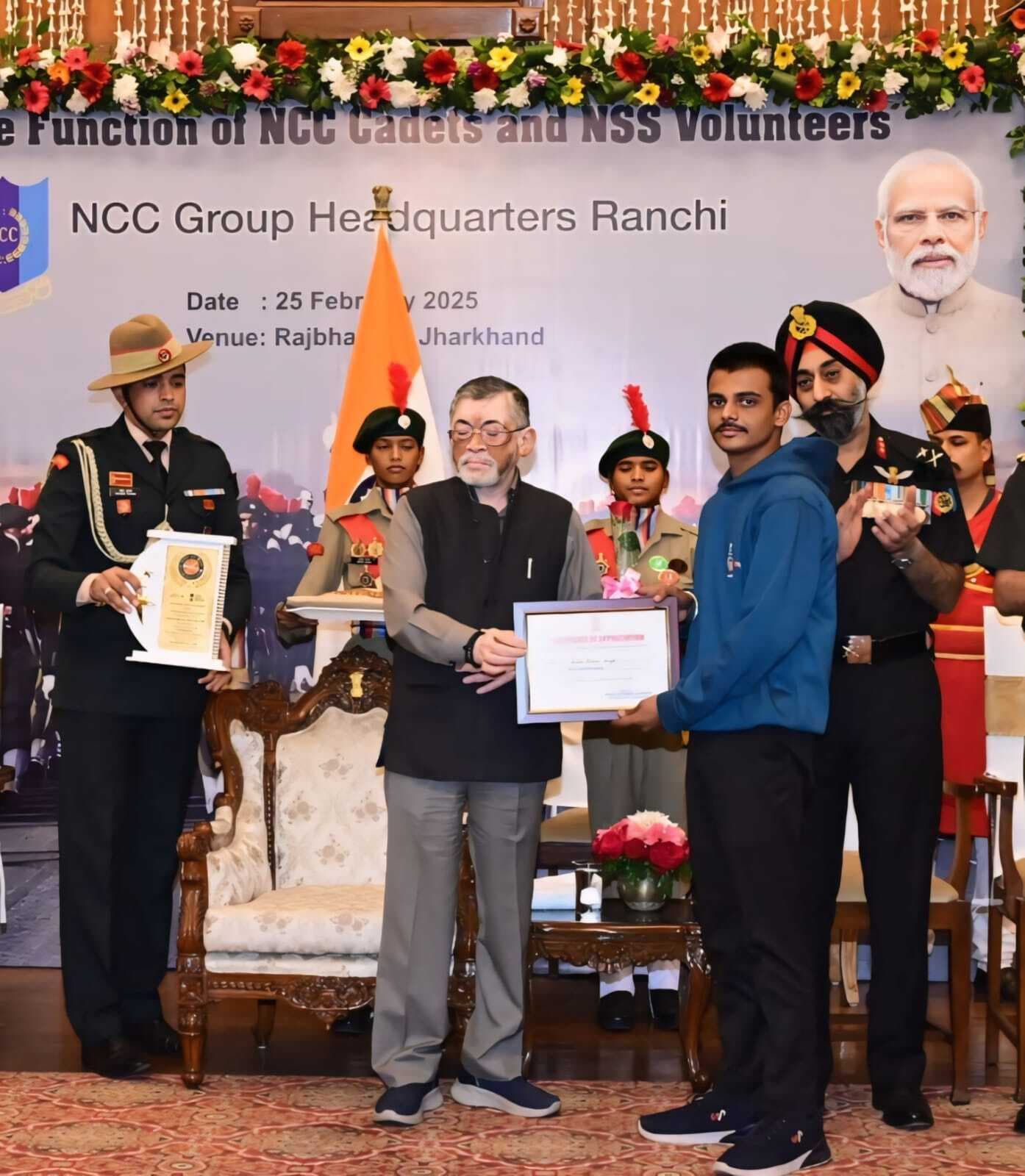 Bokaro News : केबी कॉलेज के छात्र को राज्यपाल ने किया सम्मानित