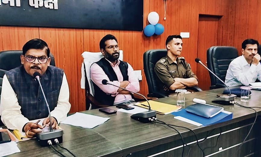 Gopalganj News  : 22 हजार करोड़ रुपये के लोन की वसूली के प्रति प्रशासन गंभीर, तेजी से निबटाये जायेंगे मामले