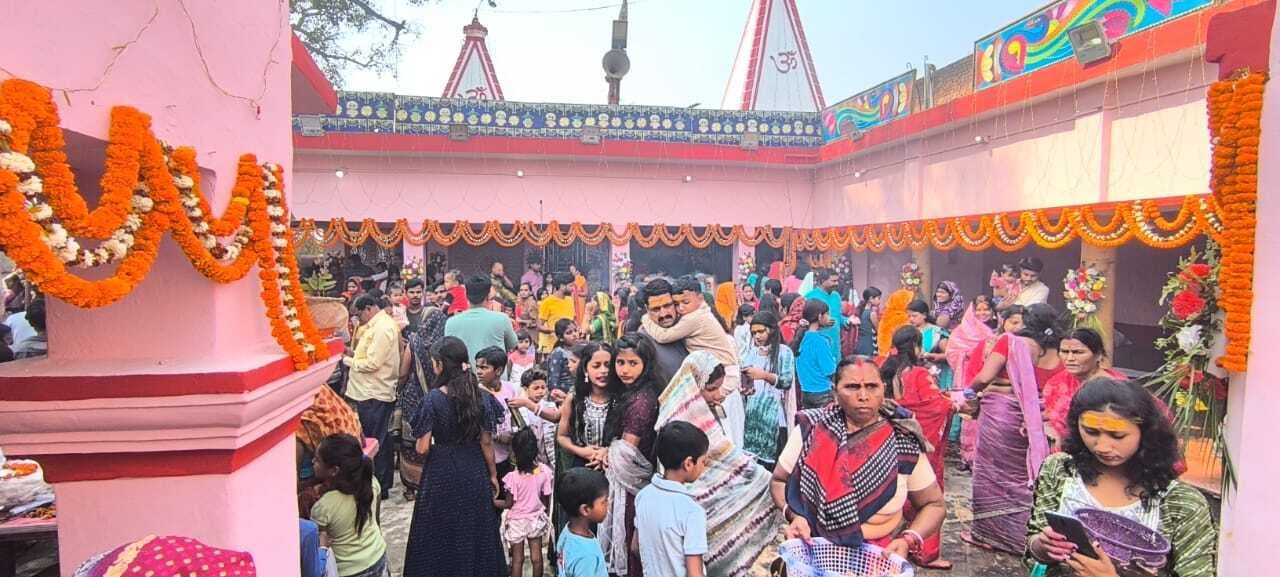 जरमुंडी: शिवालयों में उमड़े भक्त, निकली शिव बारात